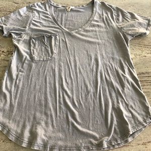 Women’s loose fit v neck